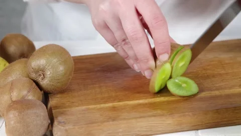 Close-up video of cutting kiwi Stock-Footage 170434740