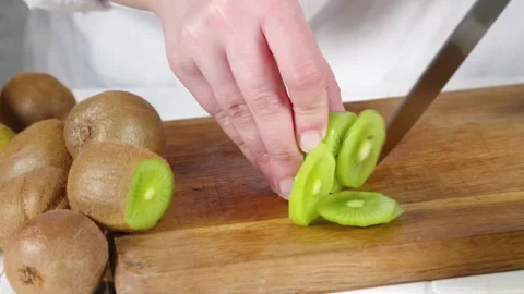Close-up video of cutting kiwi Stock-Footage 170434743