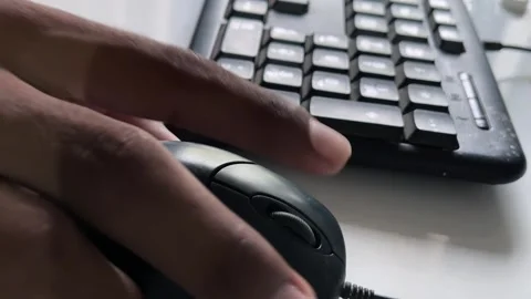 Close up video of fast computer mouse scrolling and clicking Видео 315019210