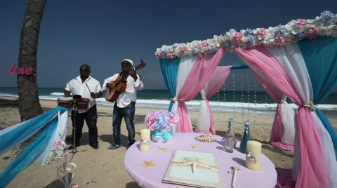Close-up view Afro-American men musicians with guitar and drums are playing Video stock 67865735
