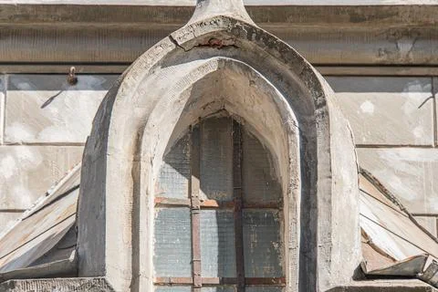 Close-up view of an aged Gothic-style Roman Catholic church doorway, featur.. Stock Photos