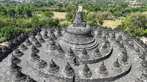 Close-up view of ancient stone stupas at Borobudur Temple, a UNESCO World H.. Fotos de archivo
