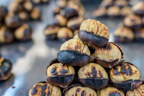 Close up view of baked chestnuts Foto stock