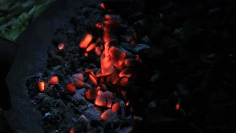 Close view of burning coal 스톡 동영상 132523566