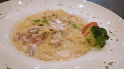 Close-up view of the carbonara bacon spaghetti 動画素材 315402149