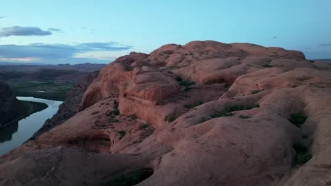 Up Close View off the Cliffedge | Moab Rock Utah Drone Vídeos de archivo 331495299