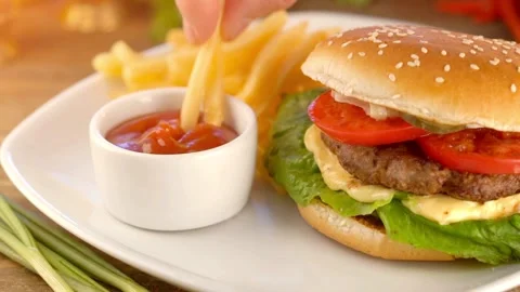 Close-up view Cool beautiful fresh juicy cooked burger rotate on turntable, Stock Footage 336579355