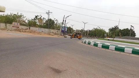 Close View Decorated Roundabout Traffic Race Course Kano Nigeria Vídeo Stock 331563922