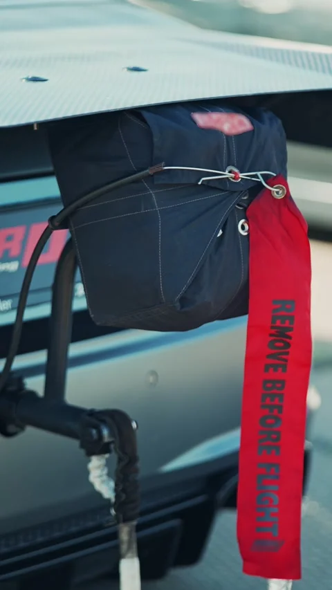 Close up view of dragster racing car braking parachute pack. Vídeo Stock 342442089