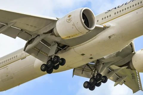 Close up view of the engine and undercarriage of a jet Fotos de archivo