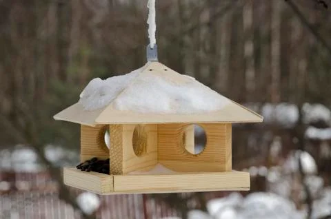 Close up view of the feeding rack Photos
