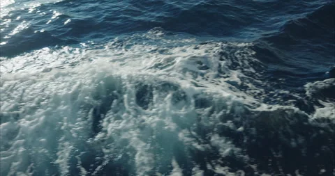 Close-up view of foamy waves in the Adriatic Sea Vídeos de archivo 251761024