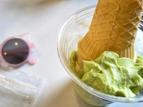 Close-up view of green tea matcha soft serve ice cream Stock-Fotos