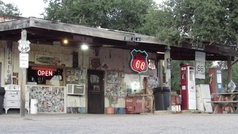 Close view of Hackberry General Store off of US Route 66 Highway Arizona Video stock 80106114