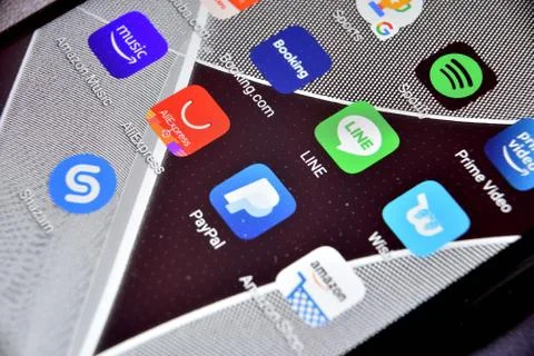 Close-up view of Line icon app on an Android smartphone, including other icon Stock-Fotos