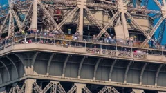 Close View Middle Section Eiffel Tower Tourists Observation Deck Timelapse  Stock Photo by ©neiezhmakov 207175222