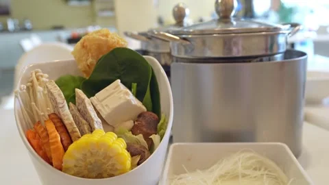 Close-up view of the mix vegetables hot pot meal. Vidéo 269921257