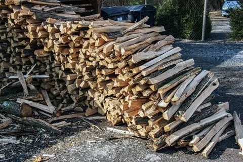 Close View of Neatly Stacked Split Firewood 스톡 사진