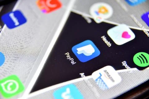 Close-up view of PayPal icon app on an Android smartphone, including other ic 스톡 사진