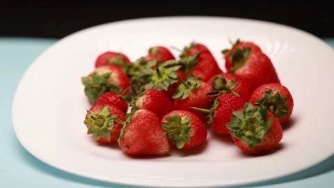 Close up view of a pile of strawberries Stock Footage 166822527