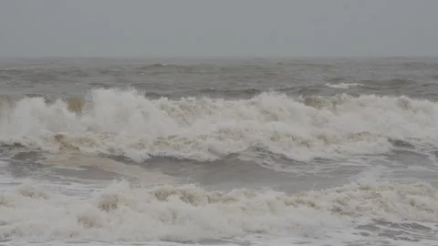 Close view of sea water waves,  Flowing sea water Video stock 191409634