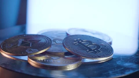 Close-Up View of Shimmering Cryptocurrency Coin 库存影片 252590139