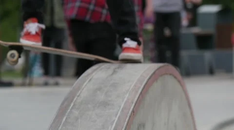 Close up view of a skateboarder making tricks in a skate park 스톡 동영상 63505287