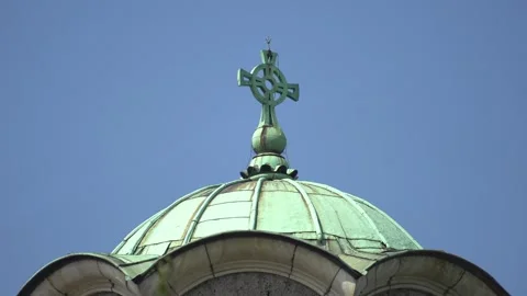 Close-up view of the small dome and cross atop St Nedelya Church in Sofia Video stock 334154878