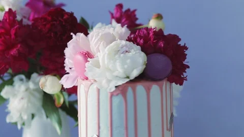 Close up view of spinning top of multilayered wedding cake, Stock Footage 105448195
