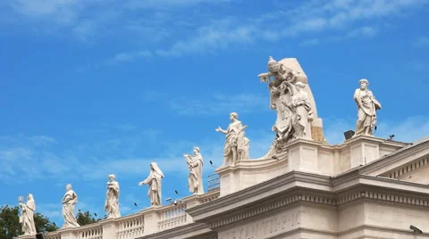 Close up view of statues above the columns in saint peter's square, the vatican Stock Footage 59683627