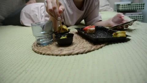Close-up view of sushi rolls in sharp focus Vídeo Stock 347155842