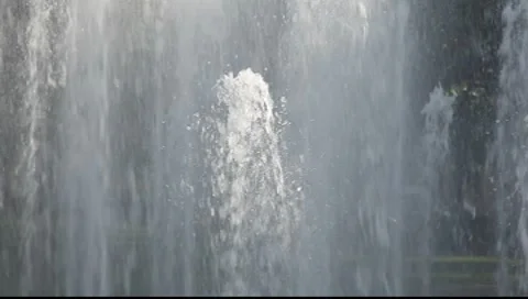 Close up view to the top of the fountain stream \ jet Vídeo Stock 7133696