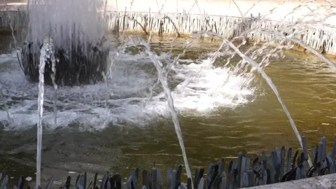 Close Up View of Water Jets in Historic Fountain of Versailles Vidéo 343542585