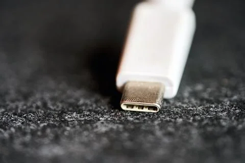 Close view of a white USB-C connector Stockfoto's