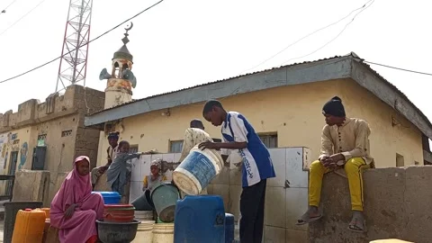 Close View Young People Fetching Water From Mosque Borehole Kano Nigeria 動画素材 330563041