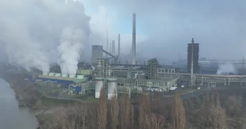 Close up views of the idnustrial installation of the Cokes factory, DUisburg 動画素材 305377899