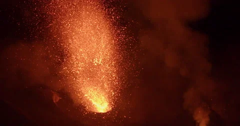 Close Volcano Eruption the night before its bigger eruption ever Stock Footage 160361560