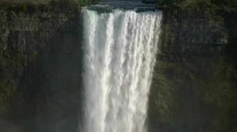 Close-up of water falling over the edge at Niagara Falls 스톡 동영상 365224