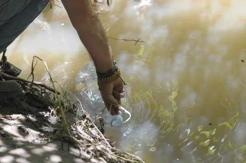 Close up of a water sample being collected. Foto stock