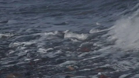 Close up of waves breaking on beach (2) Stock-Footage 71392309