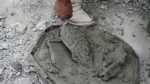 Close up of wet cement being applied to masonry wall Video stock 21112095