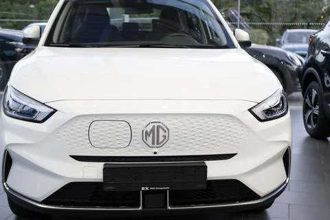 Close-up white MG Car model ZS EV, electric SUV Chinese company brand Nanji.. Foto stock