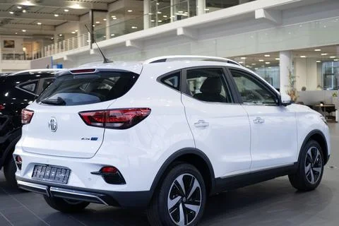 Close-up white MG Car model ZS EV, electric SUV Chinese company brand Nanji.. Foto stock