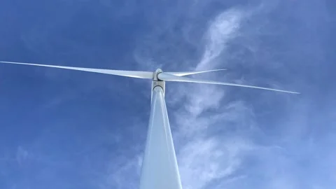 Close Up of Wind Turbine Blades Spinning Видео 101200480