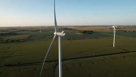Close Up Wind Turbine In Cornfield On Wind Farm (Aerial 4K Drone Video) 스톡 동영상 170091833