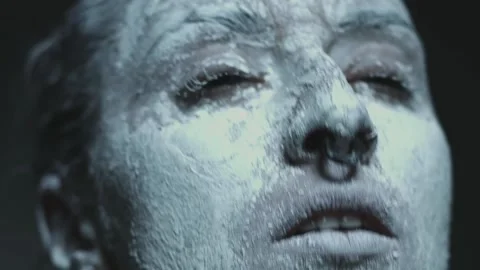 Close-up of a witch's face. Vídeos de archivo 133560789