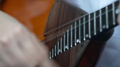 Close up woman hands plucking strings of balalaika, play quickly. Ethnic musical 스톡 동영상 294515977