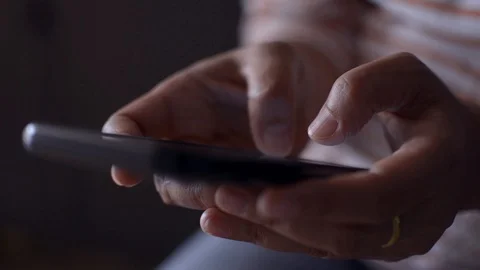 Close up woman hands texting message on mobile smart phone. Stock Footage 113671817