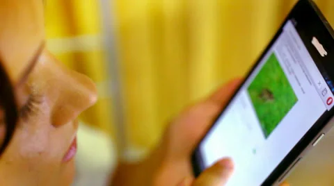 Close up woman using her cell phone. Video Stock Footage 39718664