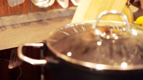 Close-Up Of A Woman's Hand Making A Salad 스톡 동영상 40674825